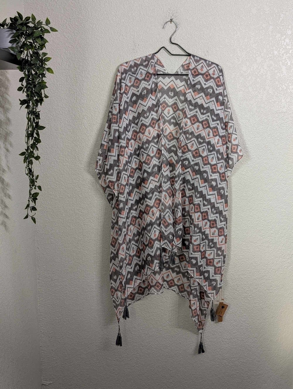 NWT Justin & Taylor Geo Print Shawl Cover-up Lightweight Tassels Boho Resortwear